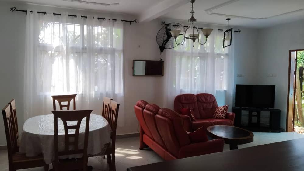 Residence Romiace Kribi Luaran gambar